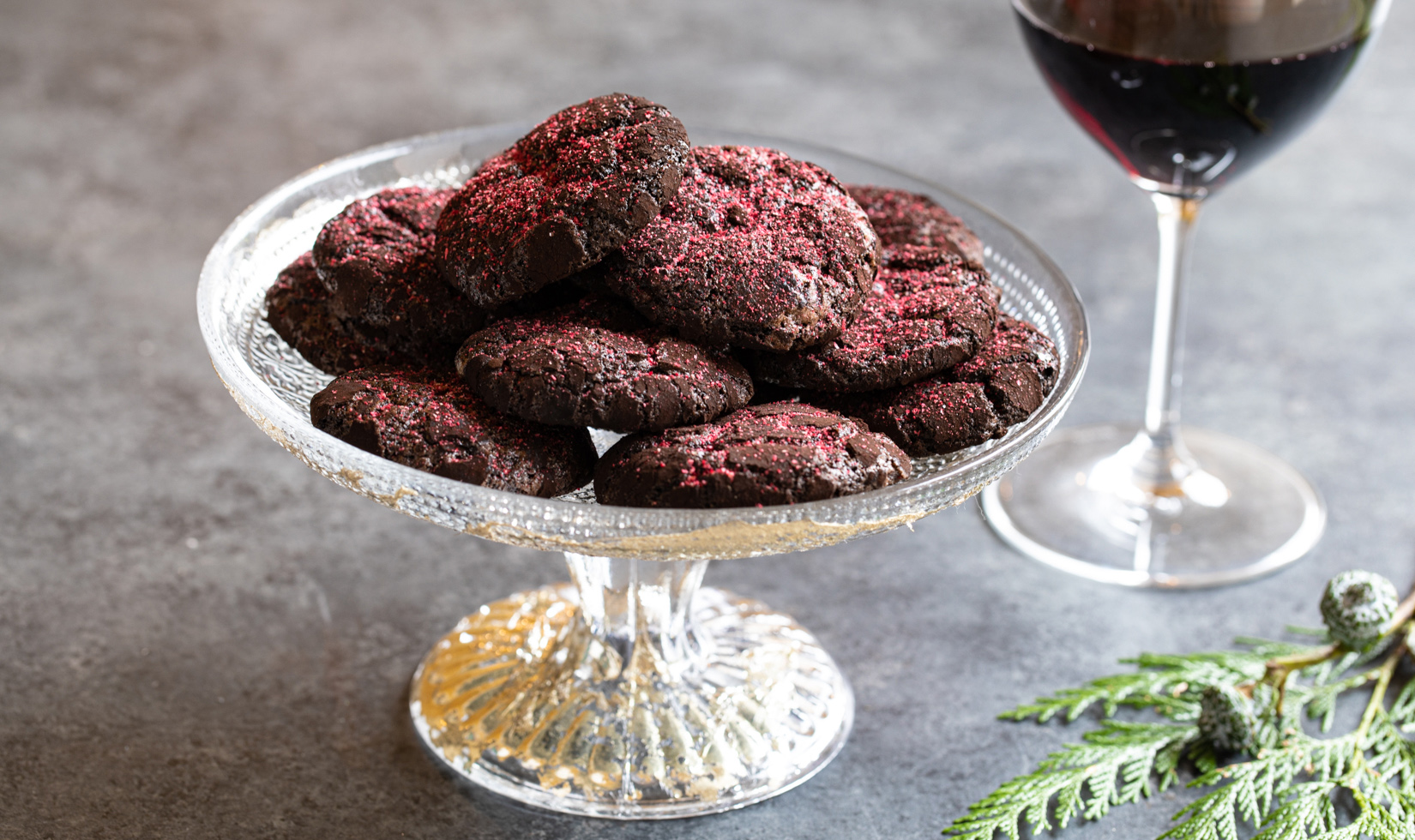 crinkle cookies with raspberry with red wine
